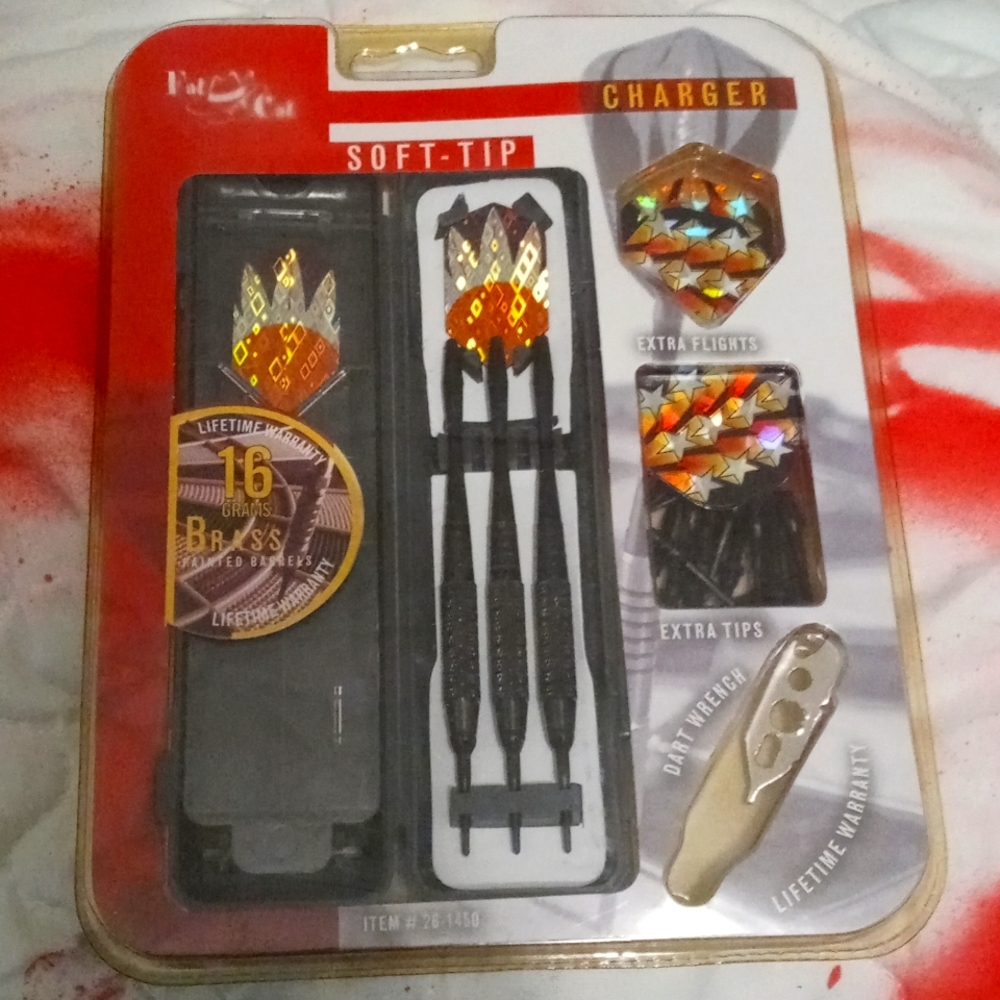 Fat Cat Charger darts set